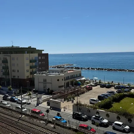 La Casa Di Albina Apartament *